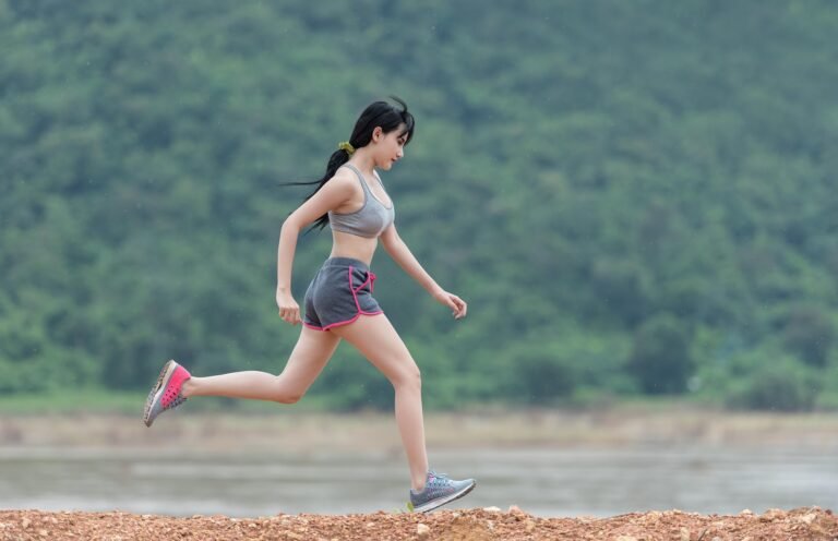 Home Workouts vs. Gym Membership: Which One Is Best for You?